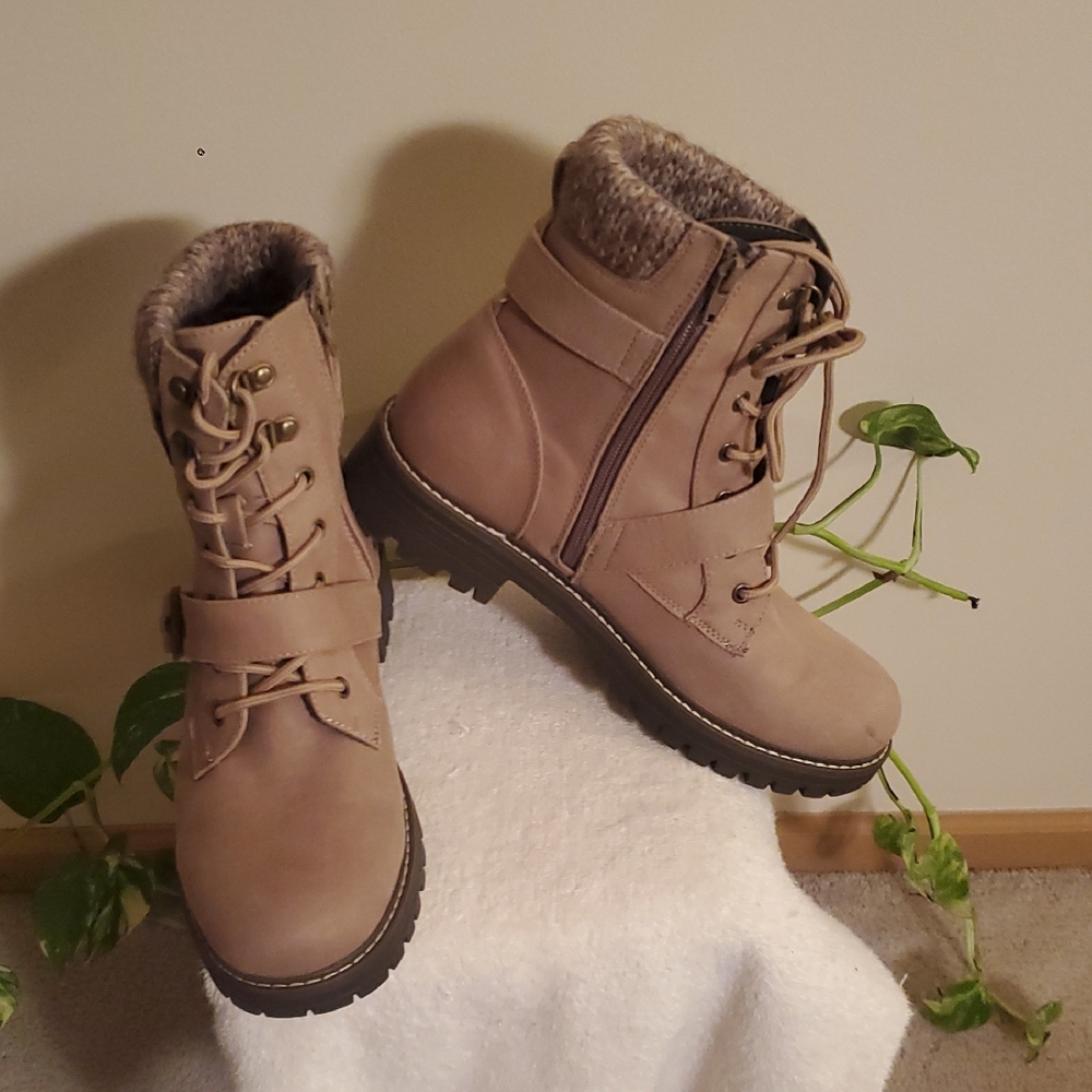 Cliffs By White Mountain Women's Tan Lace-Up Boots